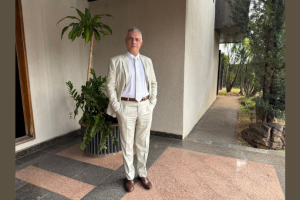 Leonardo Manzan analisa os principais entraves jurídicos e tributários para o desenvolvimento do armazenamento de energia no país.