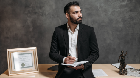 Carlos Eduardo Rosalba Padilha mostra os critérios essenciais para selecionar um perito contábil qualificado.