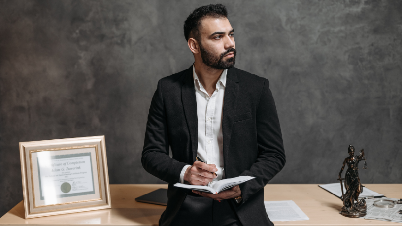 Carlos Eduardo Rosalba Padilha mostra os critérios essenciais para selecionar um perito contábil qualificado.