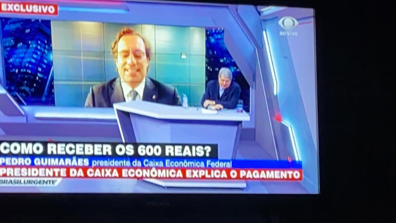 Os números do Auxílio Emergencial impressionam, e Pedro Guimarães destaca o impacto de 108 milhões de solicitações e 67 milhões aprovadas.