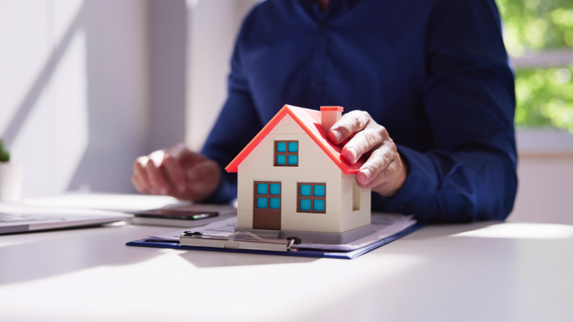 Decisões imobiliárias de longo prazo mais seguras ao errar pequeno com Alex Nabuco dos Santos.