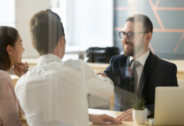 Alex Nabuco dos Santos destaca a importância de errar pequeno em decisões imobiliárias.